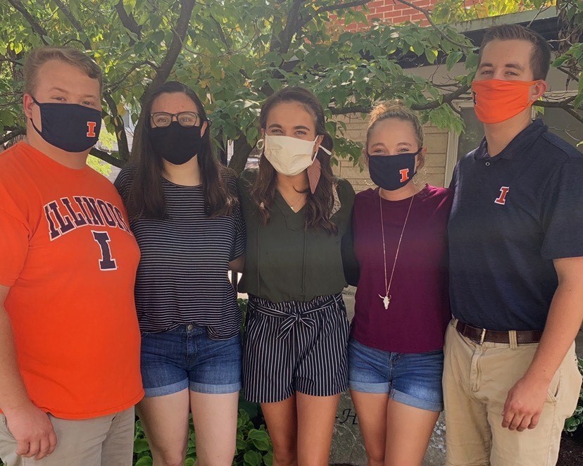 Students together with masks on