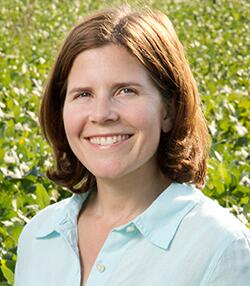 Elizabeth Ainsworth headshot