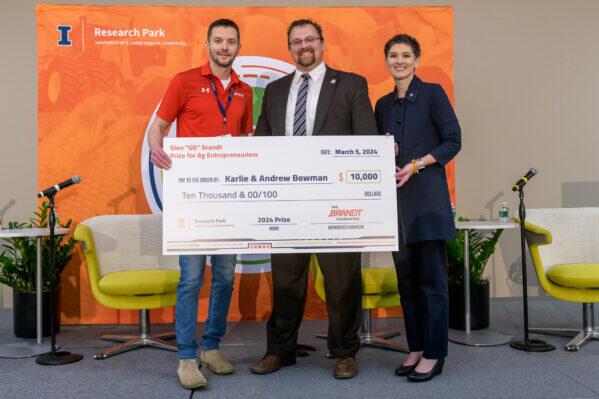 Andrew and Karlie Bowman receives Glen Brandt Prize for Ag Entrepreneurism