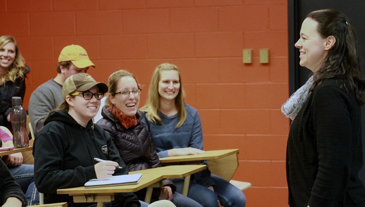 Award-winning U of I professor uses jazz hands to teach animal science